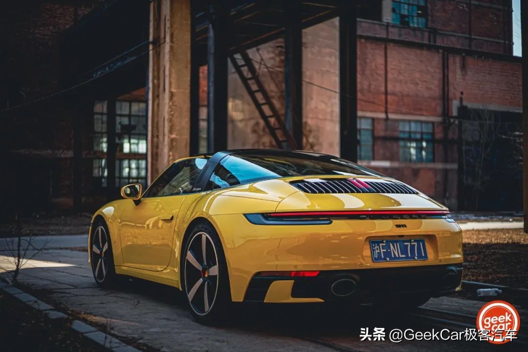 时光留下的那些印记——试驾保时捷 911 Targa 4S