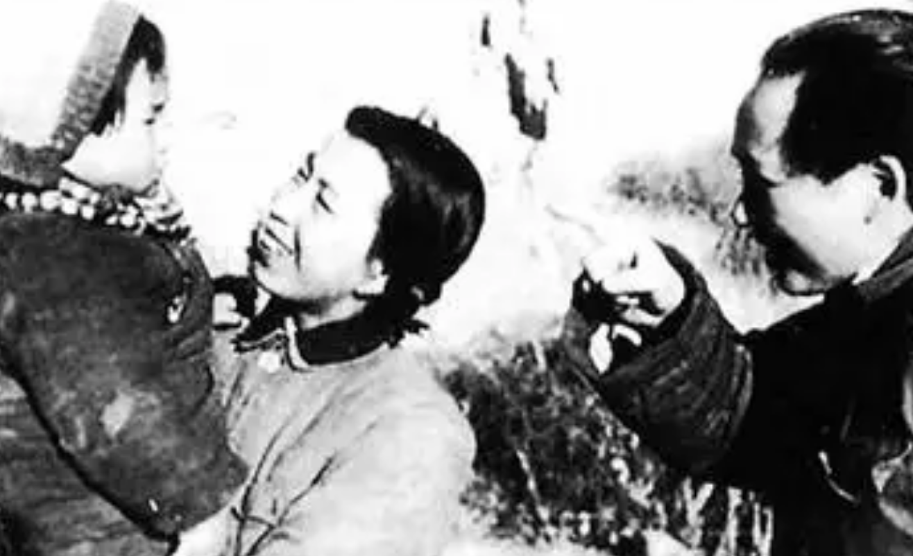 1969年九大召开，代表名单上出现李讷，毛主席：把她换成警卫战士