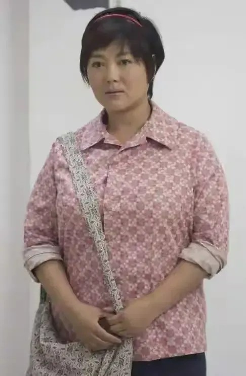 当年，王茜华为了来之不易的好角色，一咬牙打掉了肚子里的胎儿
