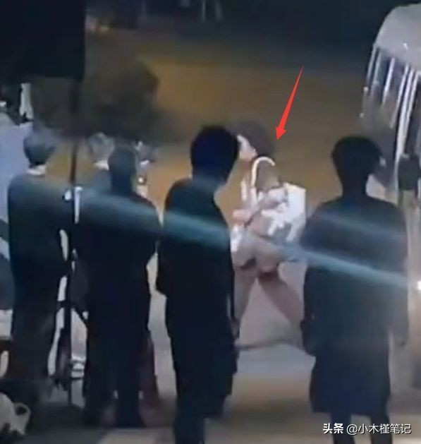 《哥哥2》路透照曝光，吴卓羲温兆伦热聊，林峯坐后面表情淡定