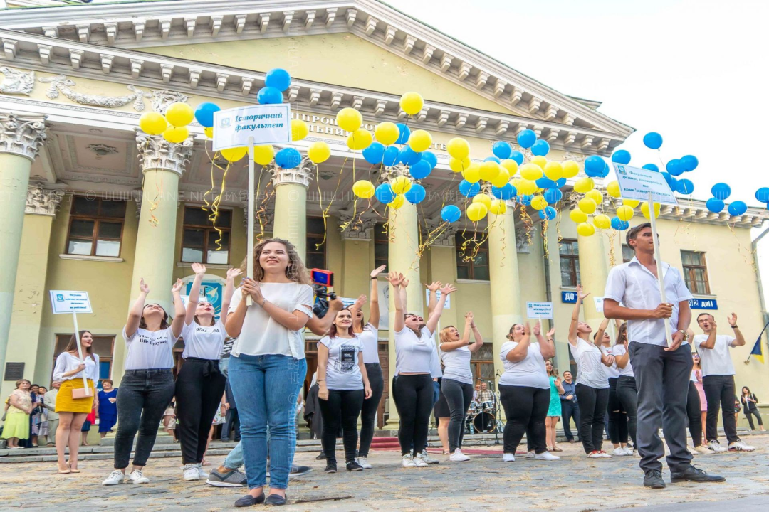 在乌克兰，竟有上万名中国留学生！下一步，该怎么走？