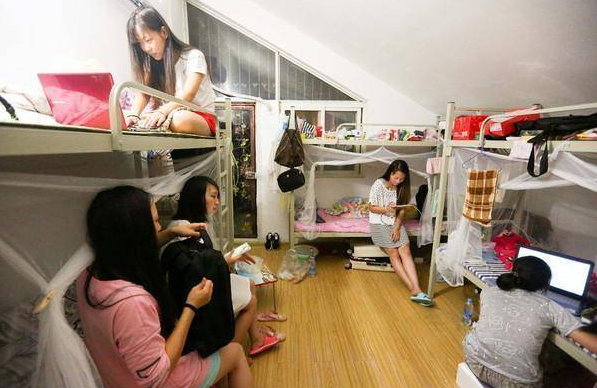 我国大学“寒酸”寝室排名，一个比一个扎心，学生看后想复读