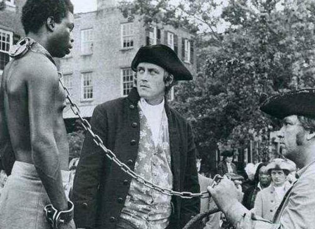 意大利禁片cult电影,美艳记者寻访食人族险成生育神祭品