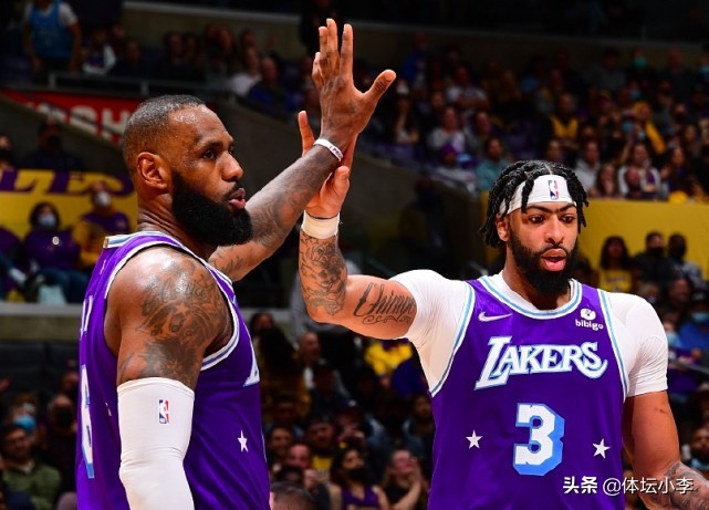 nba球员为什么不打全场(全场10中1，加时被弃用！沃格尔透露原因，老詹浓眉很暖心)