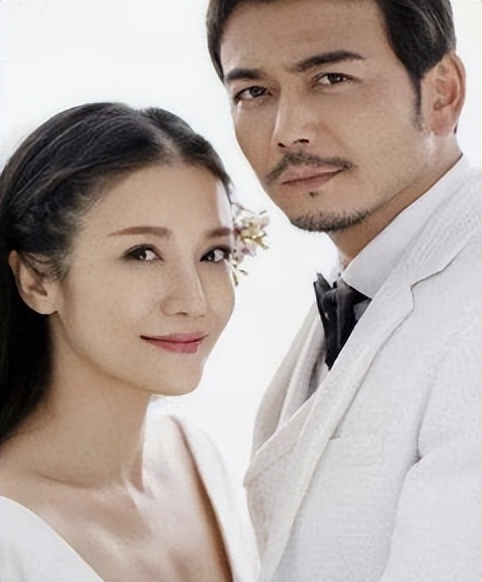 杨烁：从红极一时到被万人嘲讽，成也“小包总”，败也“小包总”