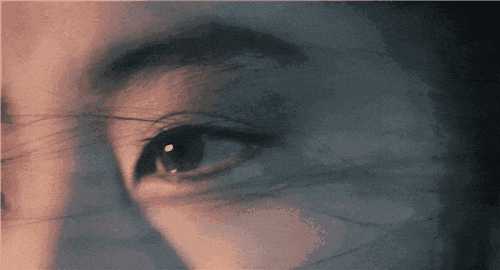 杨幂、白鹿的眼睛太美了，热巴却被眼下卡粉给坑惨，看起来老10岁