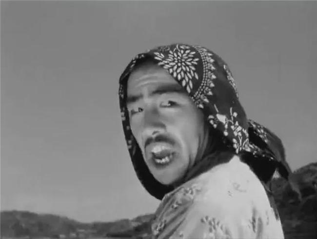 《地雷战》中鬼子偷地雷这些老电影的所呈现的每个情节都是生动的,而