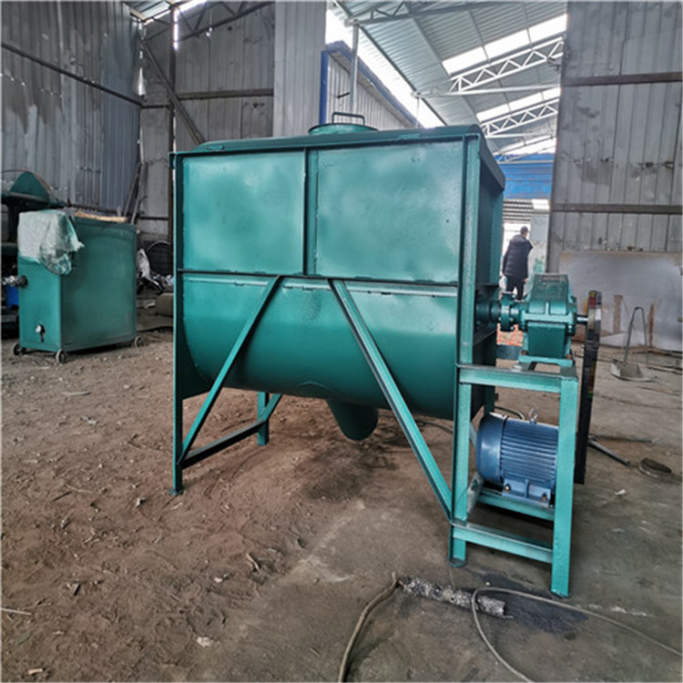 飼料粉碎攪拌機(jī) 臥式混合機(jī)的結(jié)構(gòu)特點(diǎn)