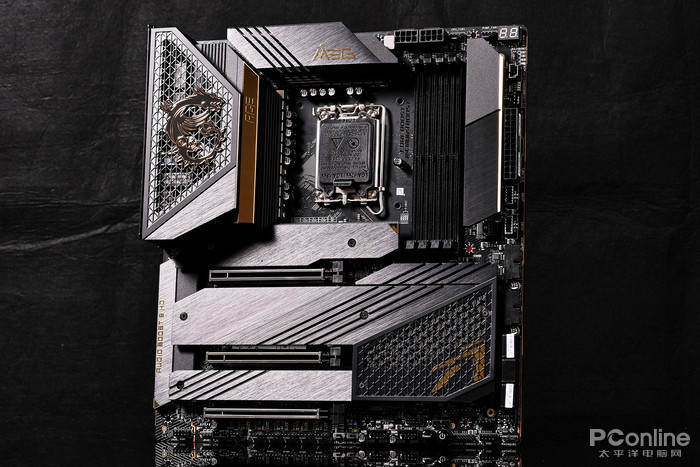 微星MEG Z690 ACE主板评测：规格全面升级的黑金战神