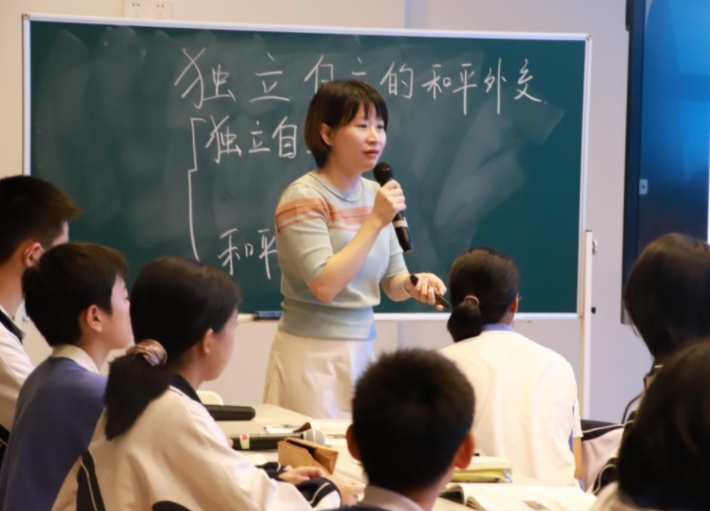 同是教師崗位，小學教師和高中教師差距有多大？工資只是其中之一