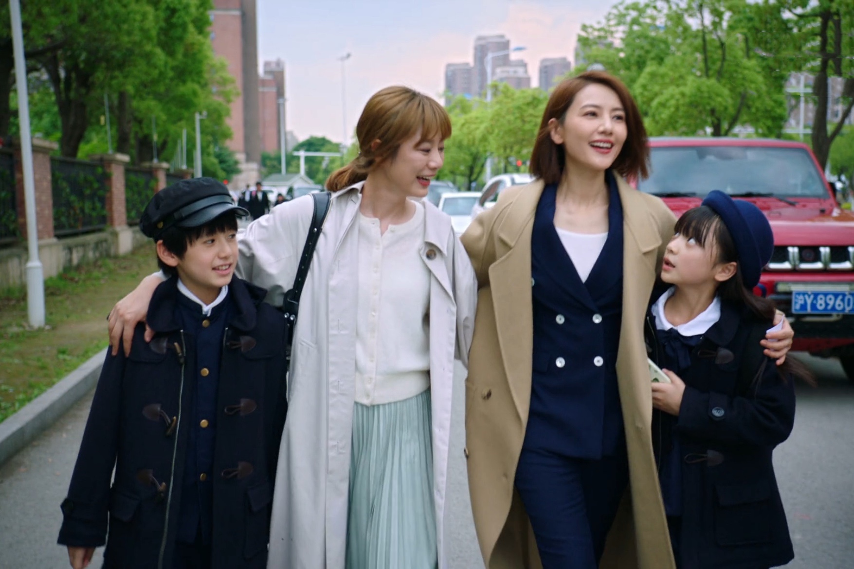 两对夫妻在一个房间换交（交换伴侣）