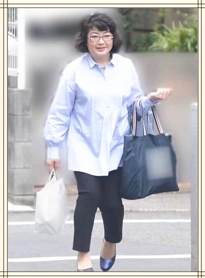 “樱花美人”山口百惠，结婚43年成模范夫妇，巅峰退圈成就经典