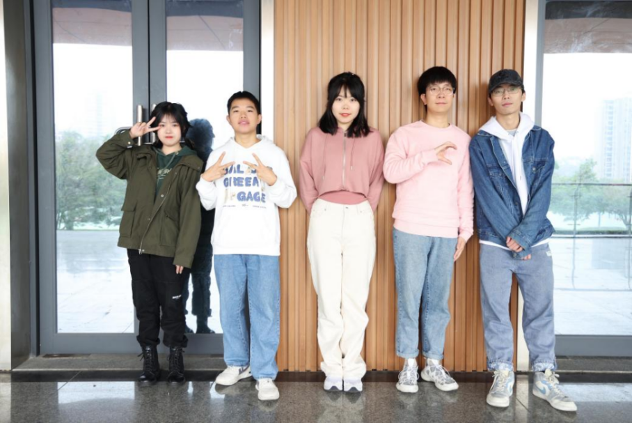 年度最佳！这群青年考入双一流名校，登上人民日报，获中国人民解放军嘉奖！