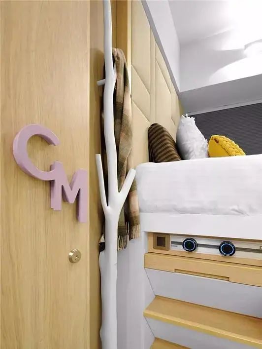52㎡小户型装修，挤出3室2厅，住进一家4口完全不用担心