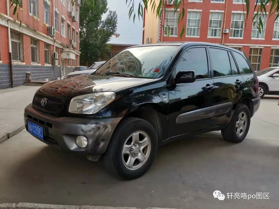 退役的使领馆车 丨 巴拿马籍的丰田RAV4二代型