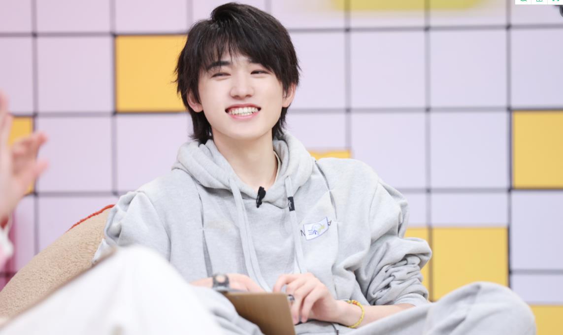 明星被父母“暴揍”的理由，魏大勋被踢，王俊凯被“混合双打”