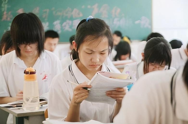 上了高中才发现，义务教育阶段补习班对学生的影响，不止一星半点