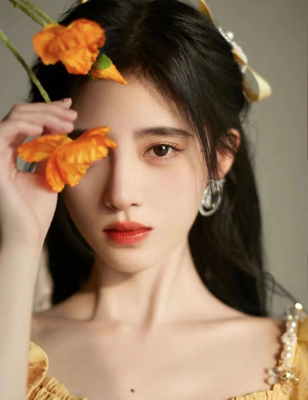 鞠婧祎：从平平无奇的土味路人，蜕变成氛围感女王