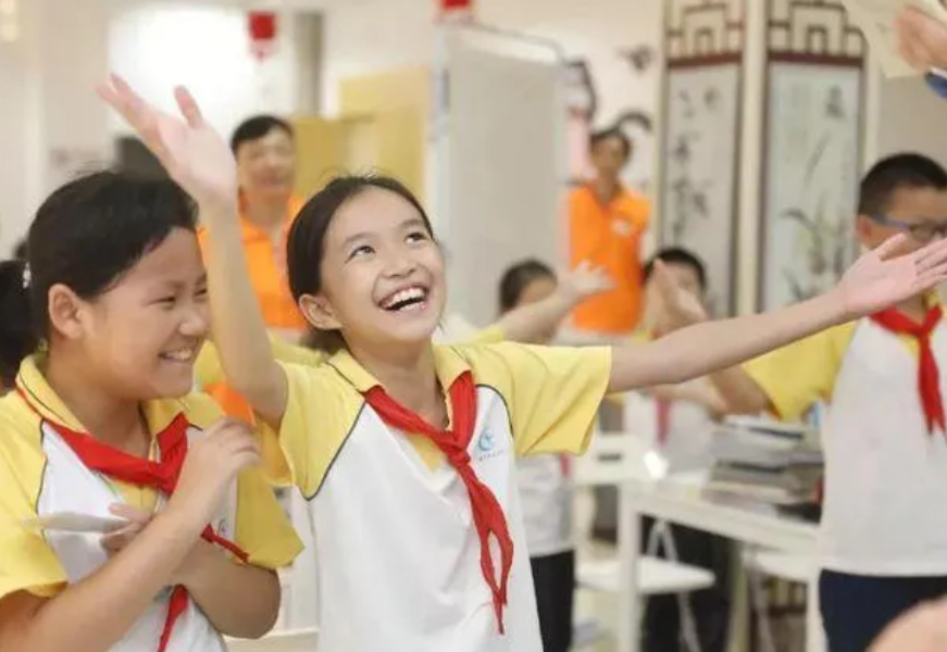 辽宁大中小学暑假时间已出炉，学生们兴奋不已，家长却欲哭无泪