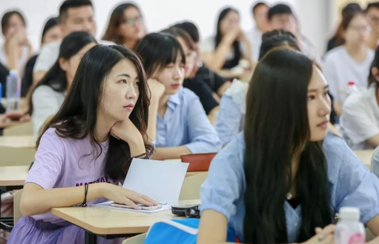 大学有没有晚自习（这就是世界的参差吗）