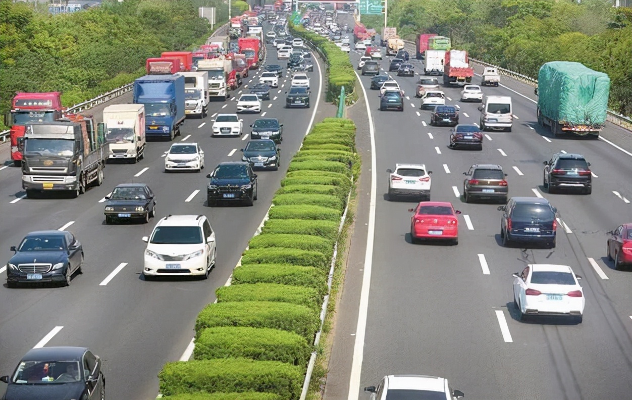 江苏这条高速太拥堵,好不容易建了条分流高速,收费还高得吓人