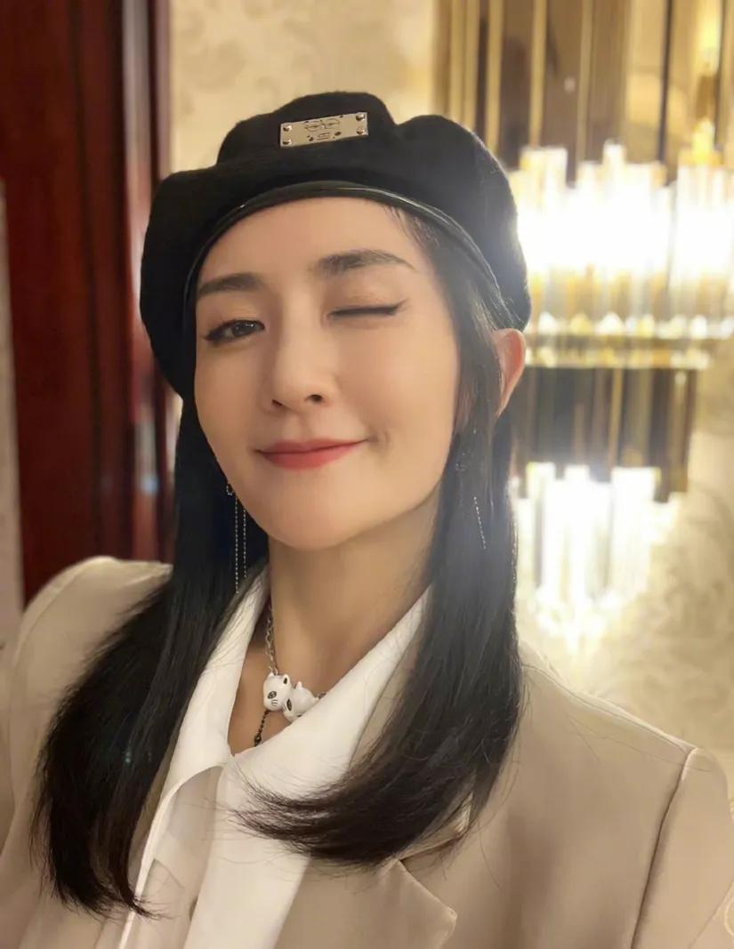 谢娜真的越来越御姐了！生完二胎后变得也成熟稳重了