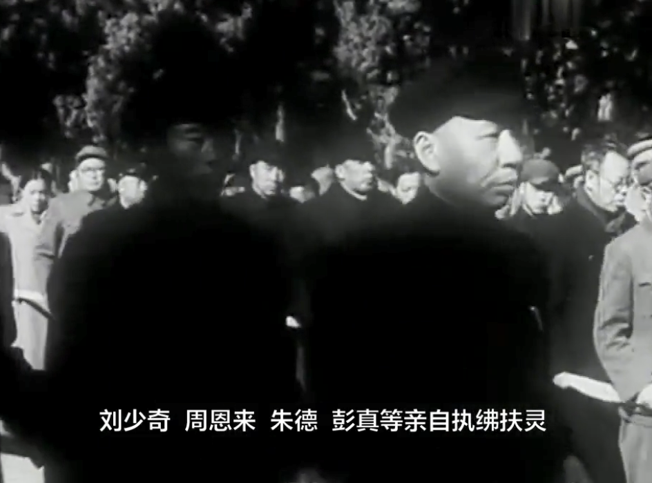 50年任弼时去世，毛泽东帮忙入殓，周恩来含泪提醒：主席，该走了
