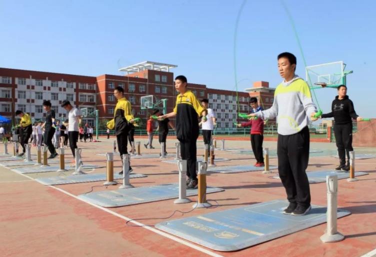 体育纳入高考，不合格将遭“一票否决”，考生或将无缘清北