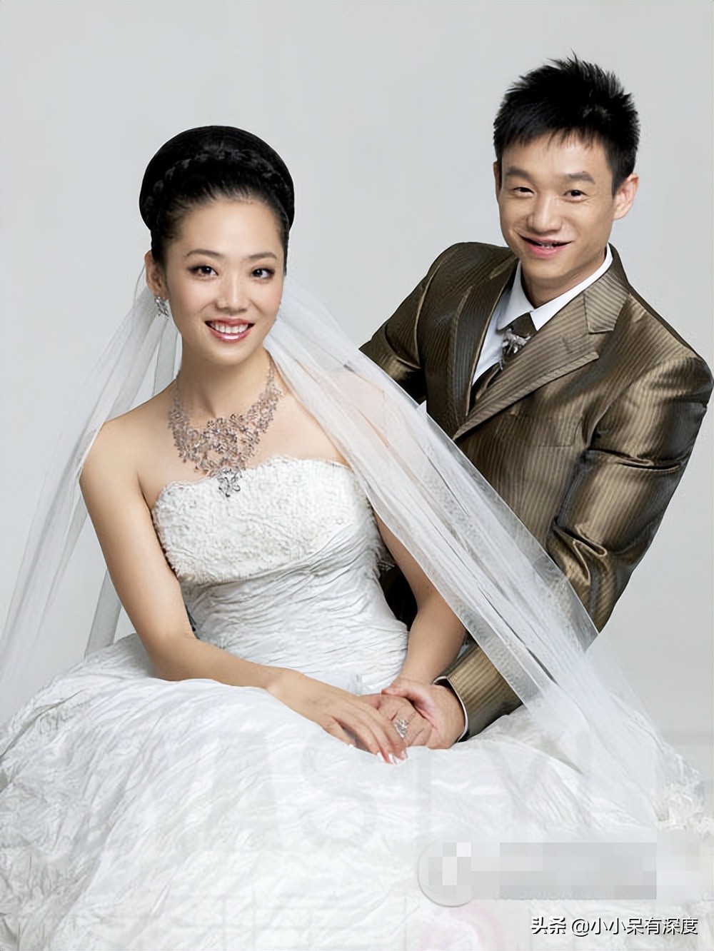 杨威晒照片，哇，小萌娃长成帅哥了！杨阳洋对双胞胎妹妹，特别好