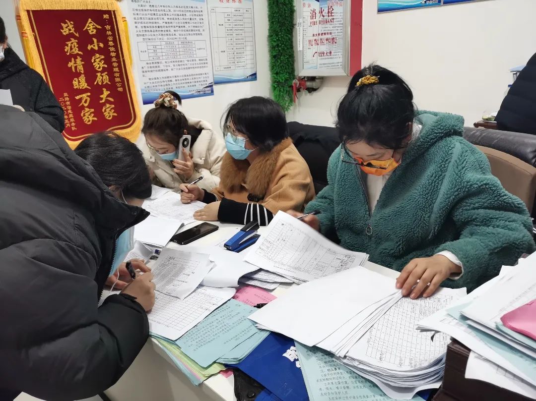 辉南县人民法院组织干警下沉社区开展重点人群核酸检测动员工作