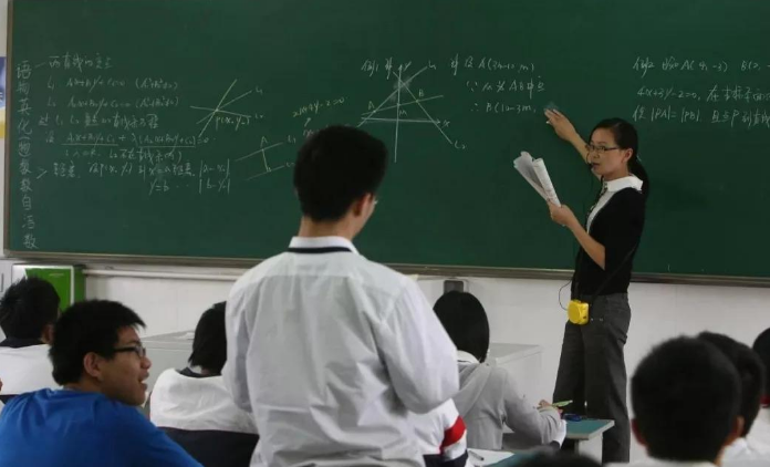 我国顶级高中前20强出炉，人大附中仅排第3，雅礼中学挤进前5