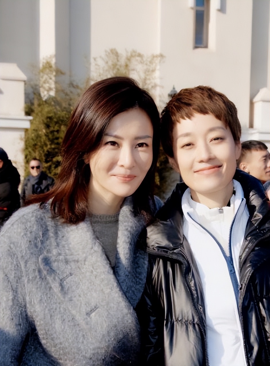 刘孜：28岁嫁地产大亨，34岁才做妈妈，生活过得有滋有味