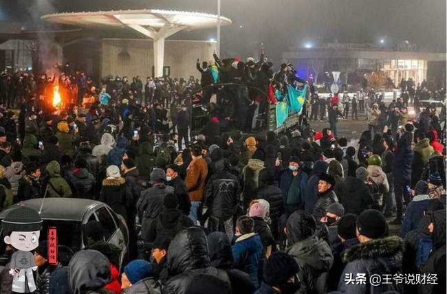 比特币价格暴跌40%，加密货币“一片倒”！背后主要发生了2件事？