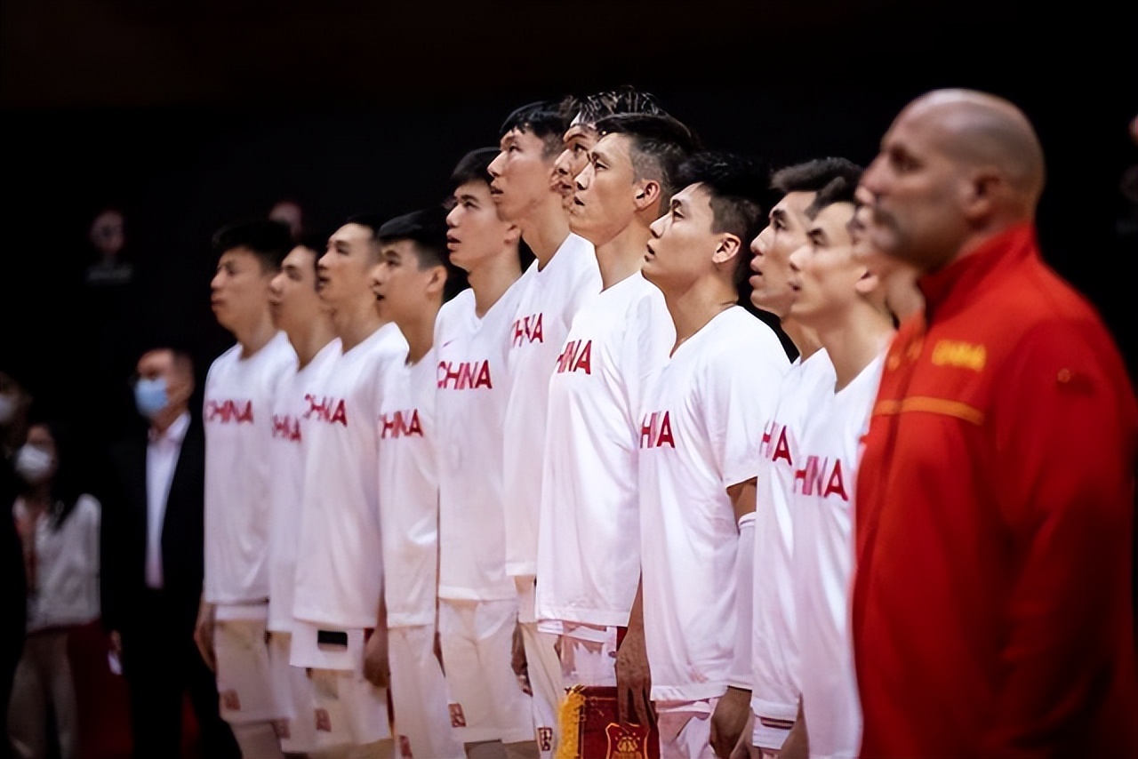 中国男篮18人名单出炉，洋帅不客气地说目前只有两人能参加世界杯