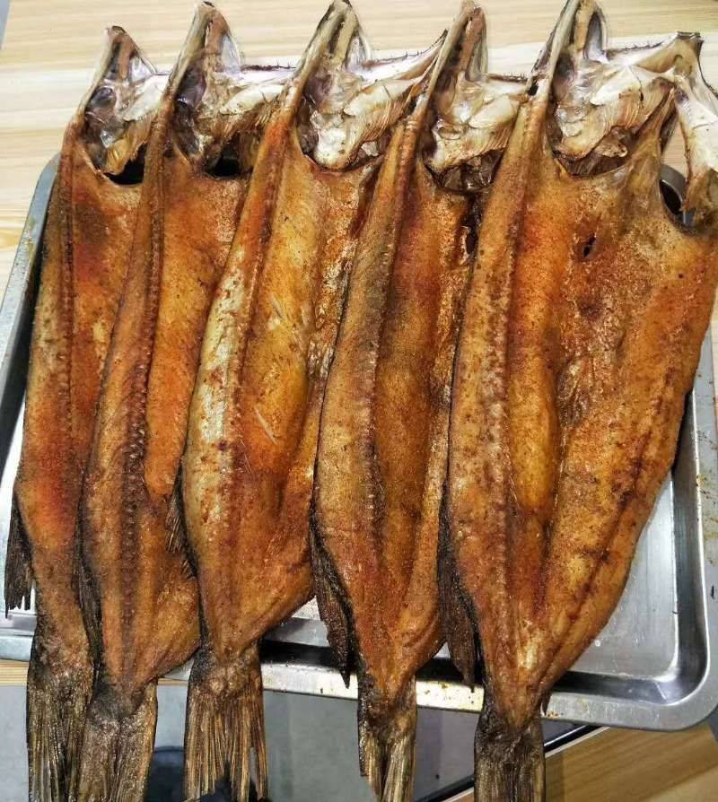 白斑狗鱼(阿勒泰往事:(4)额河平头哥——白斑狗鱼)