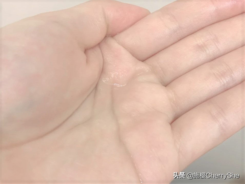 紫苏水和牛油果乳液适合什么肤质（5款油皮挚爱水乳）