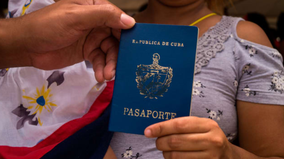 办理出国签证一共要多少钱（办理护照多少钱）