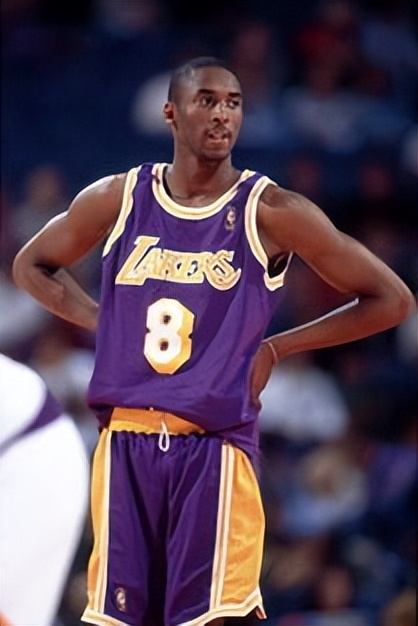 科比生涯20年,15次入选最佳阵容,还有5年被谁挤掉了?
