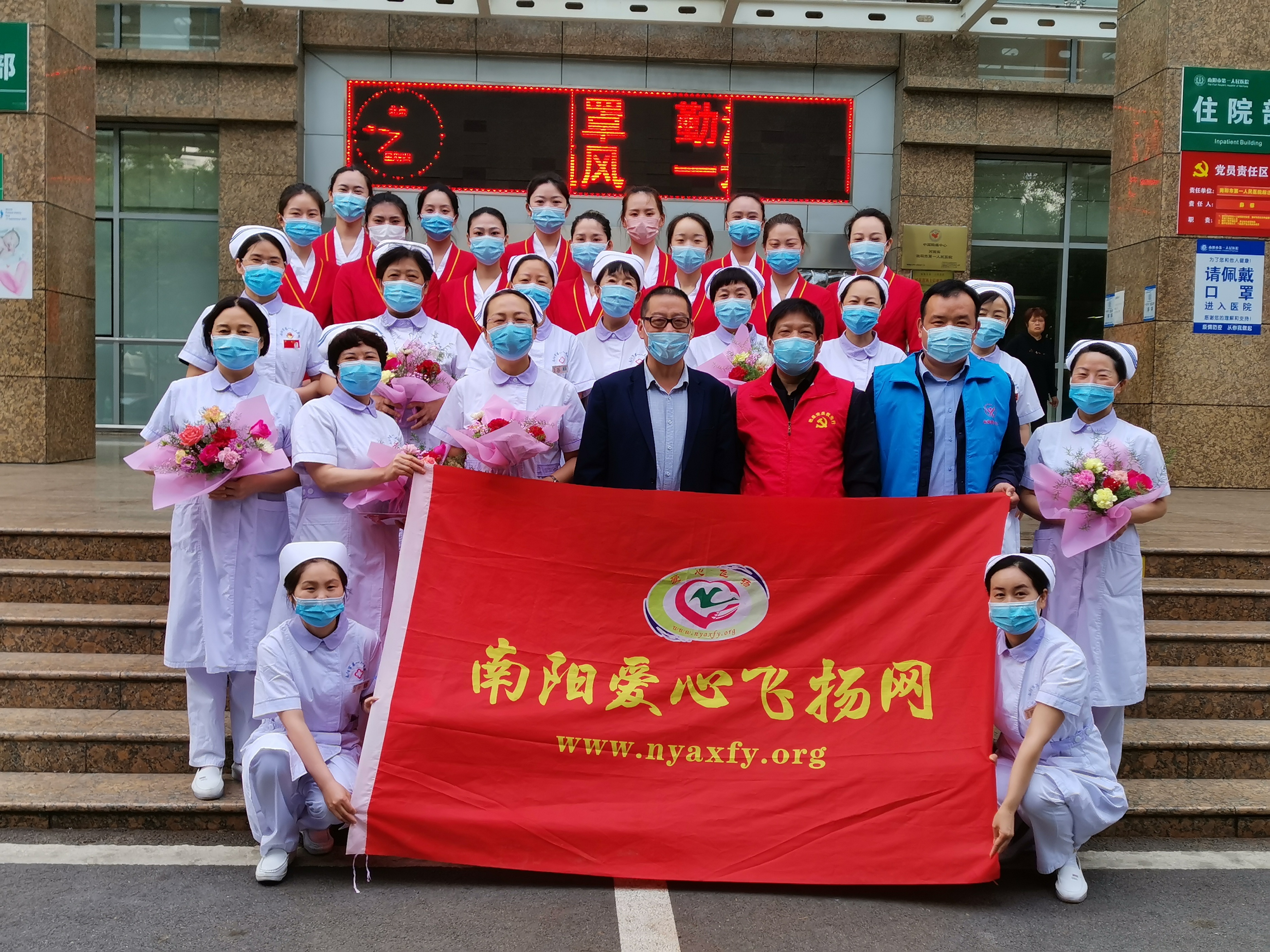 �¾�������ʹ�������Ŷӿ�չ5.12���ʻ�ʿ��ο�ʻ