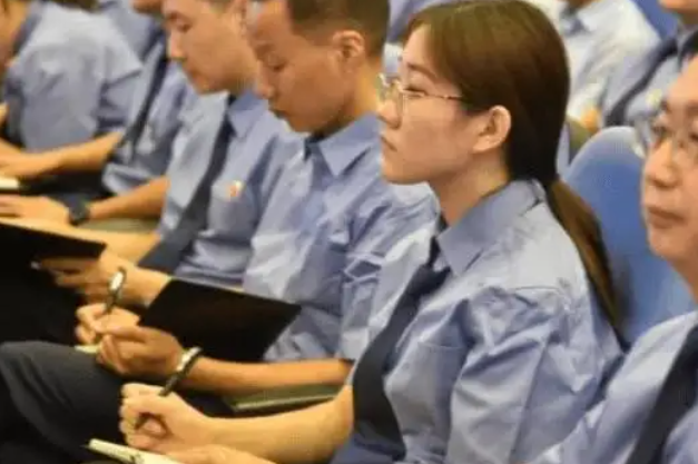 公务员能轻易辞职吗？有些岗位不想干也得坚持，考生要心中有数