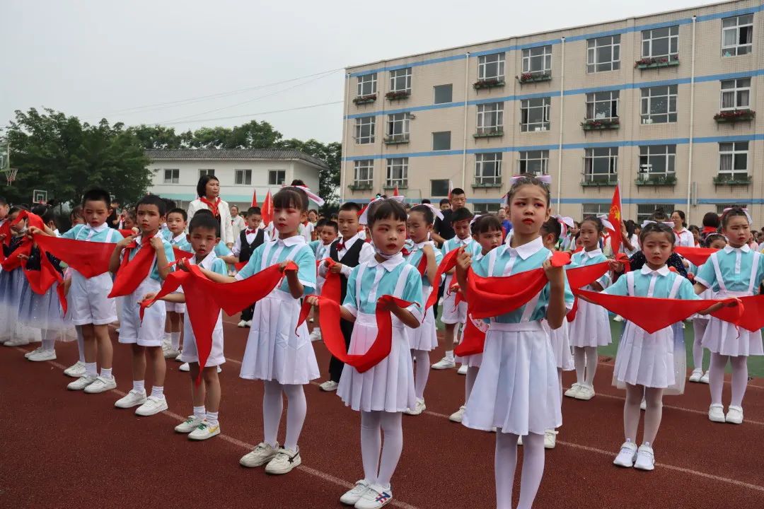 大林小学隆重举行“乘梦想之帆 为祖国起航”庆“六一”主题活动