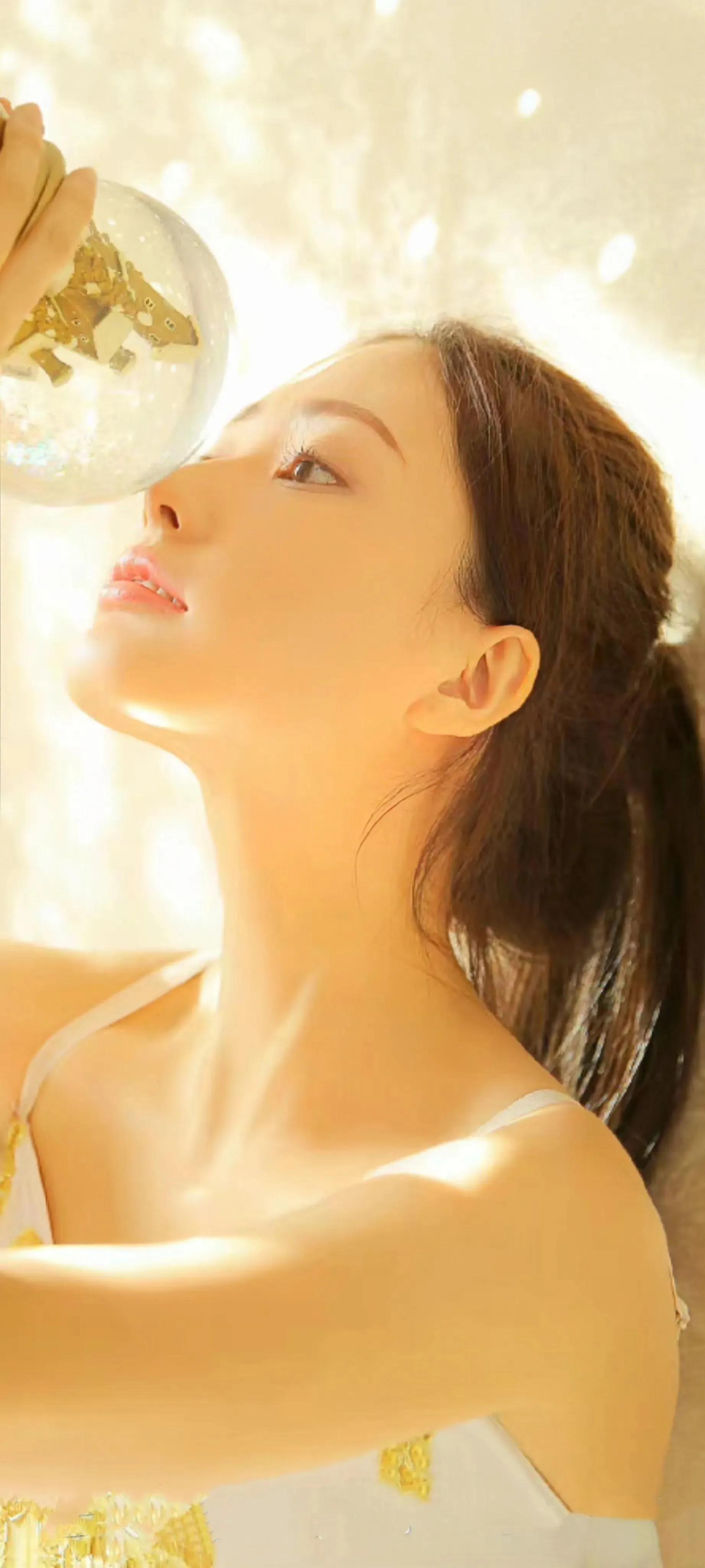 端庄美丽的张子璇
