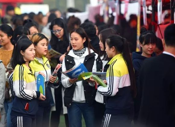 教育部传来“好消息”，继公费师范生后，这类学生有望直接当老师