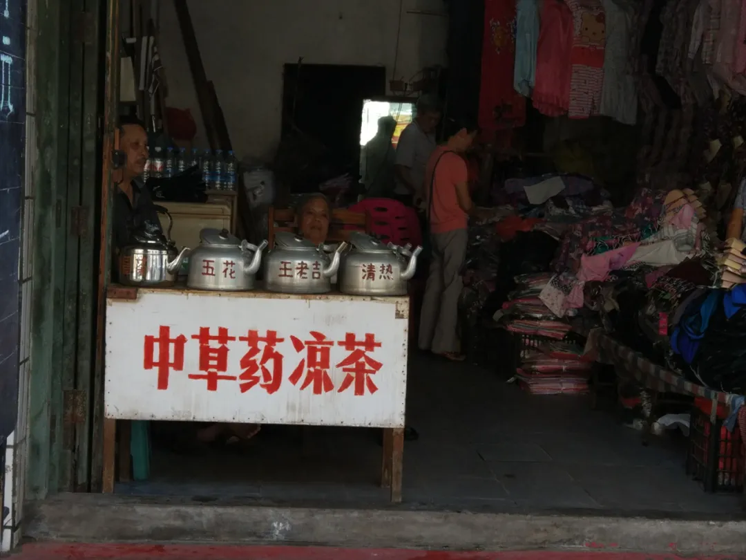 北海隔壁，广西这座安逸老城！高铁直达，嗦粉水果自由，早该火了