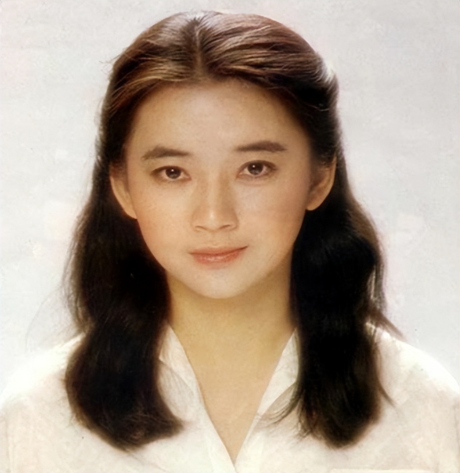 胡慧中：林青霞的接班人，挚爱的两个男人，一个惨死一个锒铛入狱