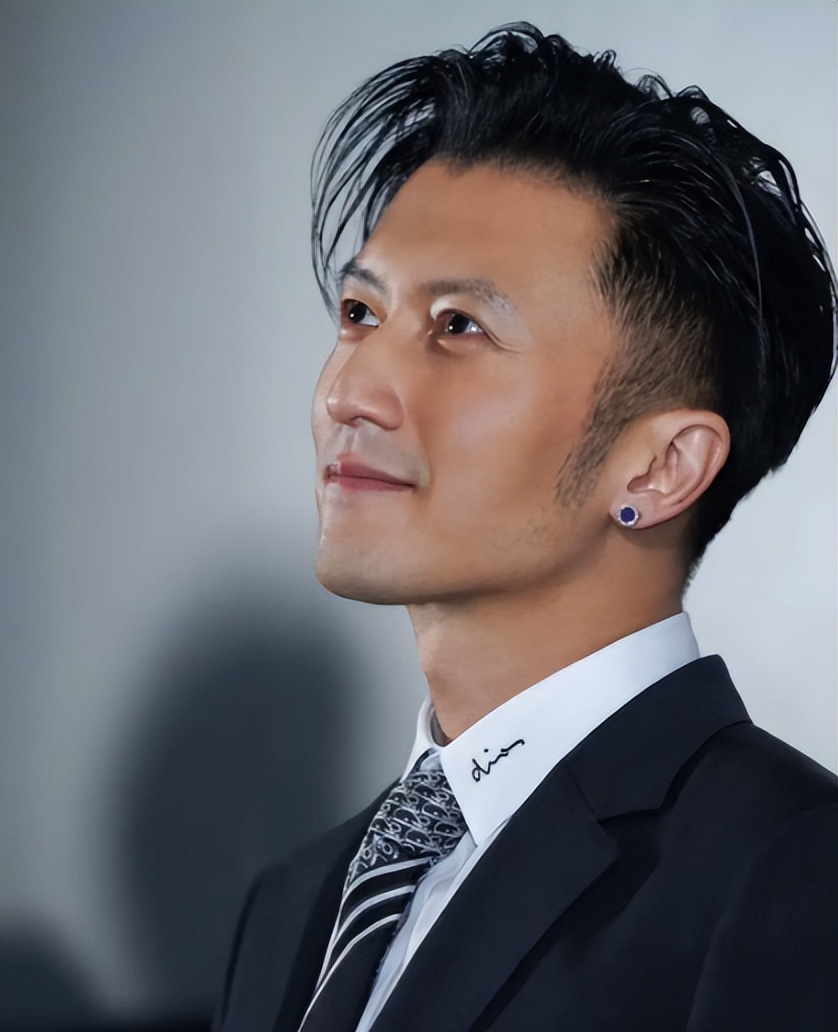 4元成本卖上千，火锅店人均500元，他们坑起粉丝来一点儿都不手软