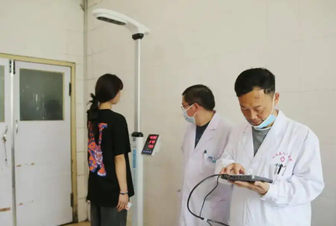 高考体检要全部脱光光？高三学生党表示很尴尬，医生：我也不想看