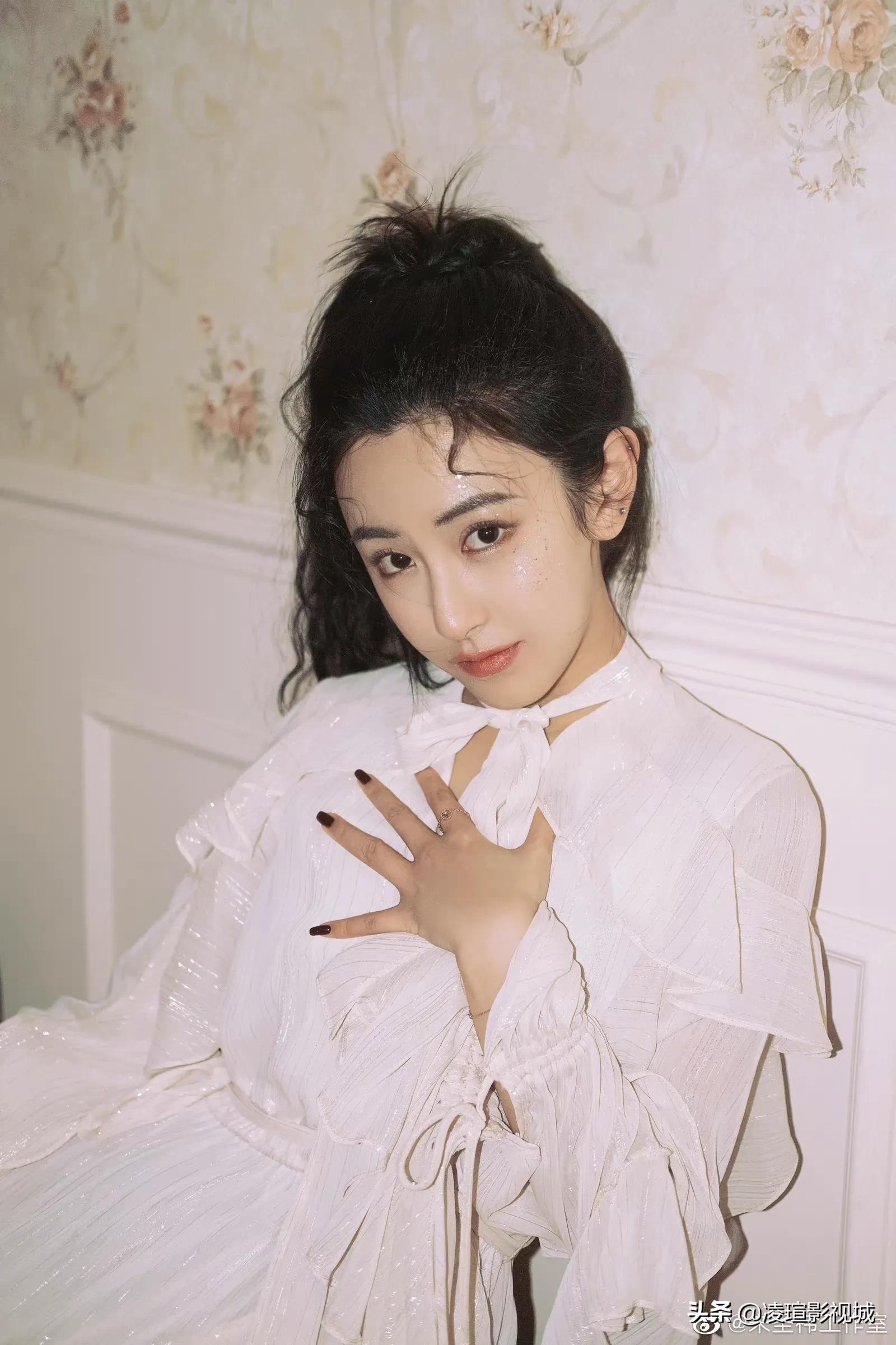 明星壁纸图片分享：朱圣祎（1）