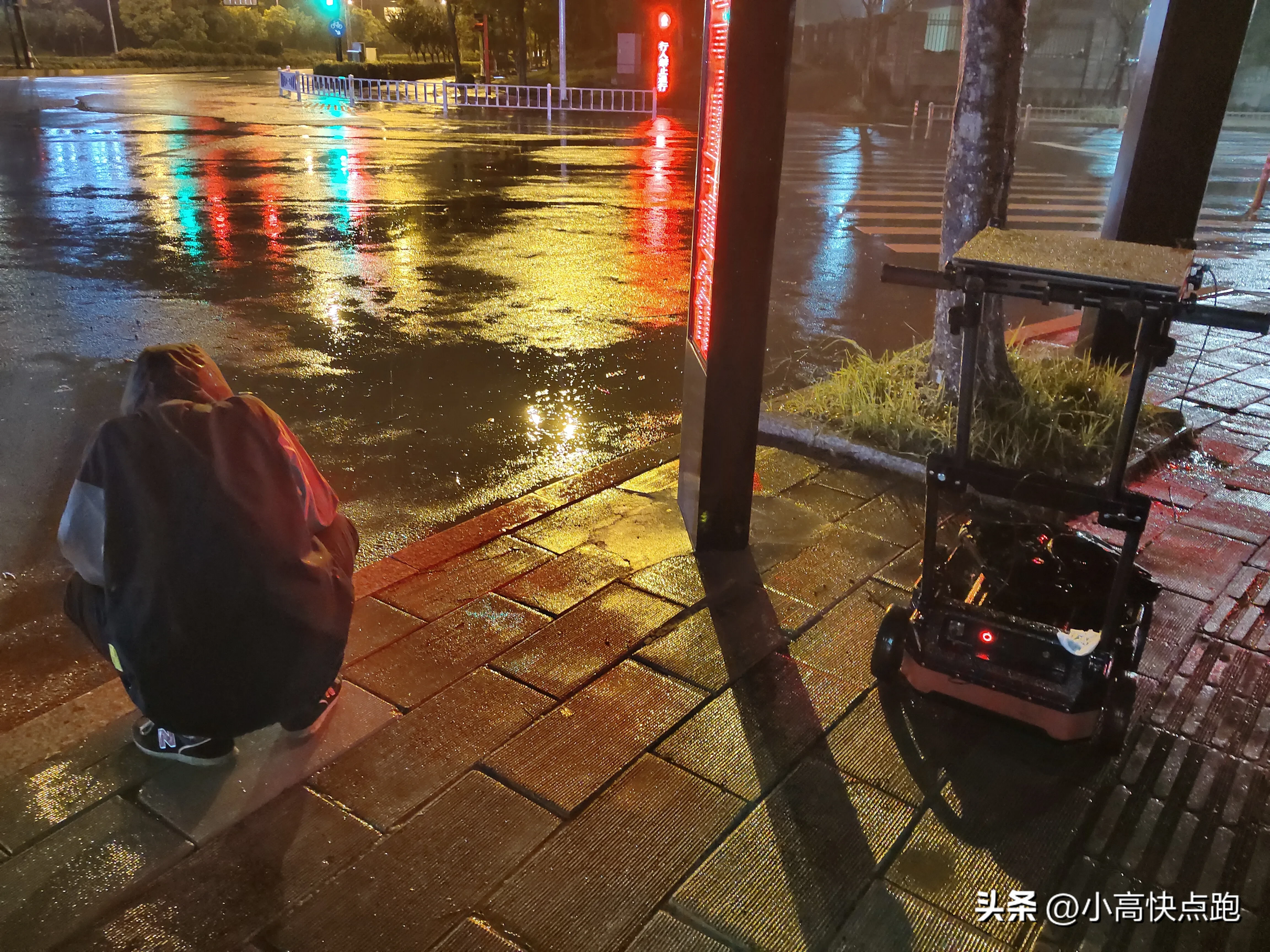 讲一下我的工作吧，不知道是什么水平，做的是道路空洞检测，月薪到手6800