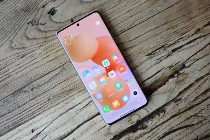 买手机别抠抠索索，懂行的人才会买的3款手机，入手超值